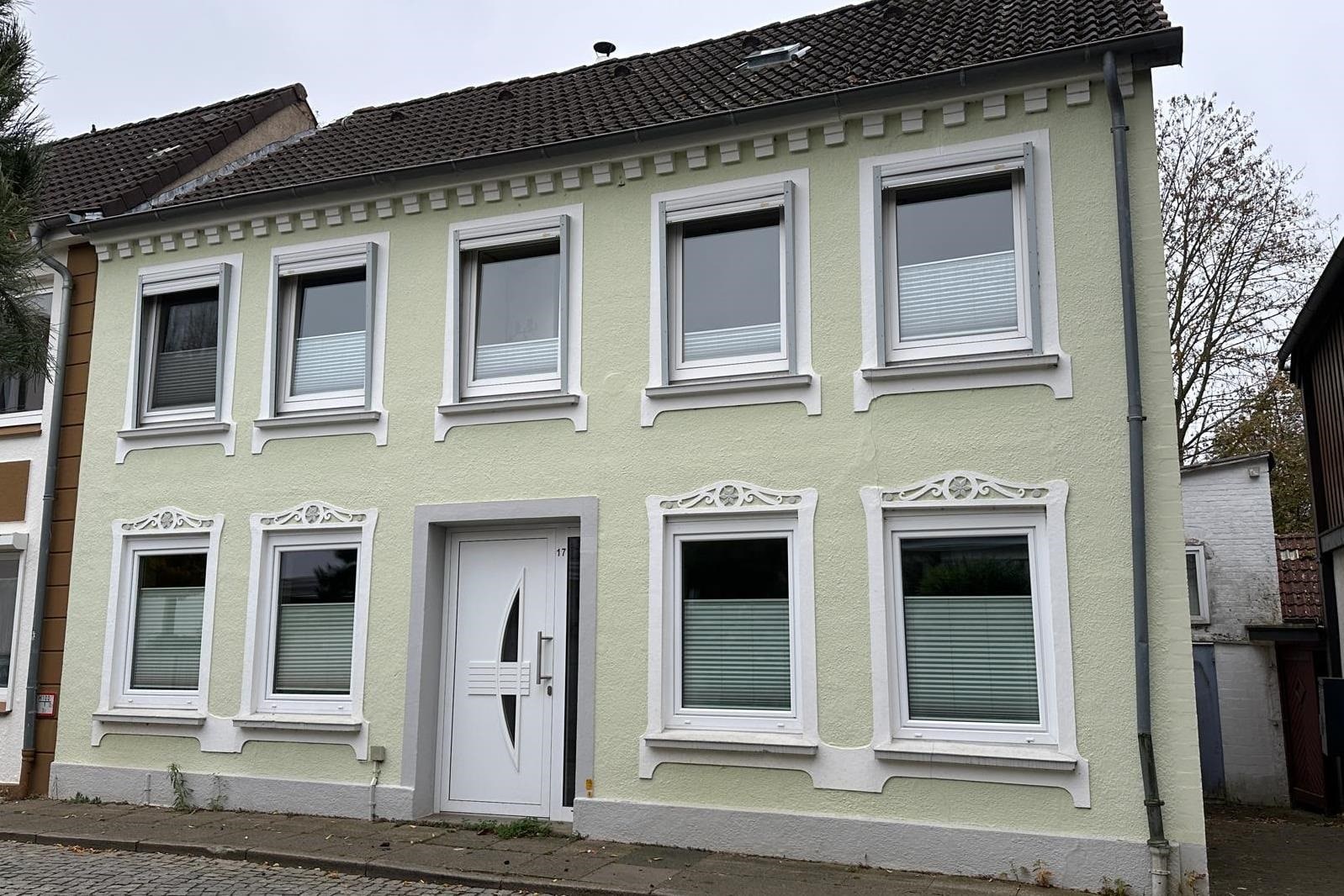 Stadthaus zum Kauf 239.500 € 5,5 Zimmer 115 m²<br/>Wohnfläche 209 m²<br/>Grundstück Neustadt Neustadt 23730