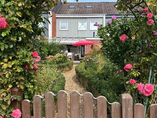 Reihenmittelhaus zum Kauf 435.000 € 5 Zimmer 121 m² 181 m² Grundstück Altheikendorf Heikendorf 24226