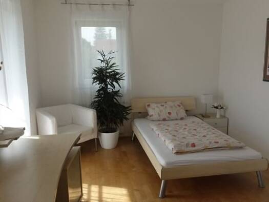 Wohnung zur Miete 520 € 1 Zimmer 26 m² Geschoss 1/2 frei ab sofort Puchheim 82178