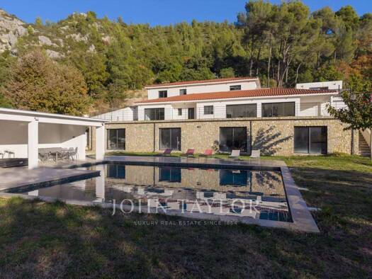 Einfamilienhaus zum Kauf provisionsfrei 1.800.000 € 328,9 m² 12.621 m² Grundstück Est Gémenos 13420