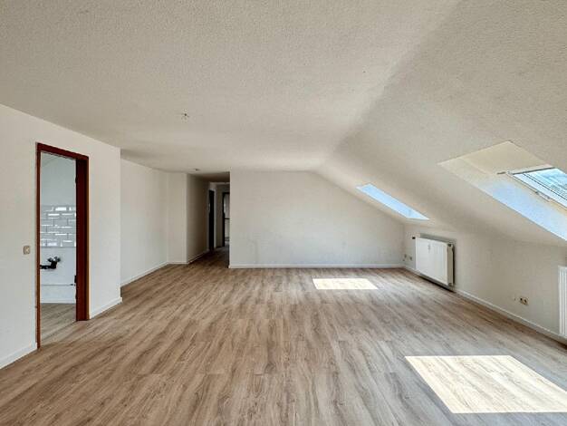 Wohnung zur Miete 868 € 2,5 Zimmer 100 m² Dachgeschoss Haan Haan 42781