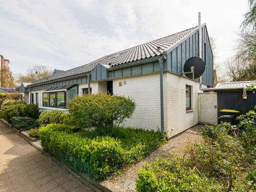 Doppelhaushälfte zum Kauf 365.000 € 5 Zimmer 117 m² 170 m² Grundstück Husum Husum 25813