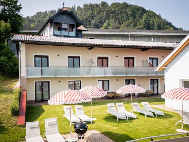 Sonstiges zum Kauf als Kapitalanlage geeignet 1.100.000 € 294 m² 215 m² Grundstück Töschling 9212