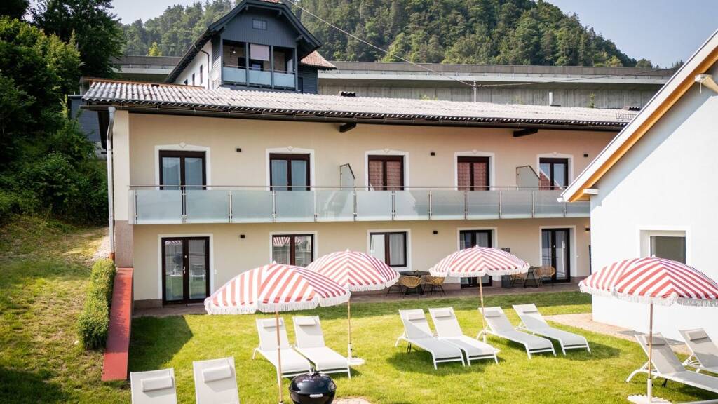 Sonstiges zum Kauf als Kapitalanlage geeignet 1.100.000 € 294 m² 215 m² Grundstück Töschling 9212