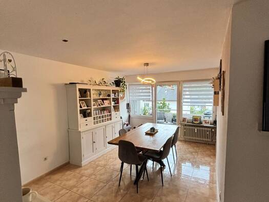 Wohnung zur Miete 1.220 € 4,5 Zimmer 105 m² Geschoss 1/3 frei ab 15.10.2026 Schnait Weinstadt 71384