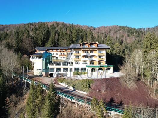 Hotel zum Kauf 62 Zimmer 110 Betten 11.977 m² Grundstück Kössen 6345