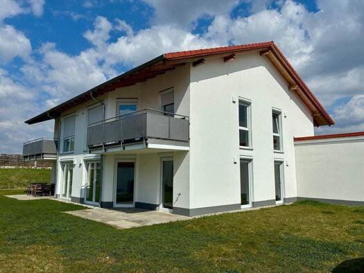 Wohnung zur Miete 900 € 3 Zimmer 87 m² 1. Geschoss frei ab 16.08.2026 Akazienweg 10 Ering Ering 94140