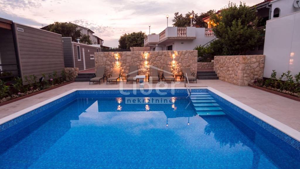 Haus zum Kauf 26 Zimmer 825 m² Kampor, Rab Rab