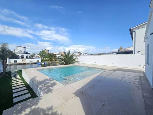 Haus zum Kauf 1.050.000 € 138 m² 498 m² Grundstück Empuriabrava 17487