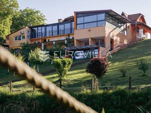 Haus zum Kauf 1.600.000 € 8 Zimmer 558 m² Marinci Nuštar