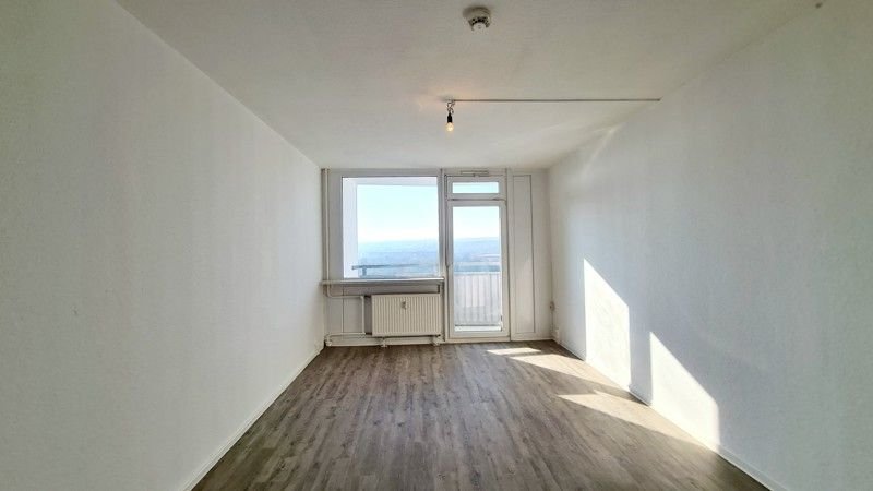 Wohnung zur Miete nur mit Wohnberechtigungsschein 516,51 € 3 Zimmer 78,5 m²<br/>Wohnfläche 11.<br/>Geschoss 13.10.2024<br/>Verfügbarkeit Prohliser Allee 33 Prohlis-Süd (Elsterwerdaer Str.-Südwest) Dresden 01239