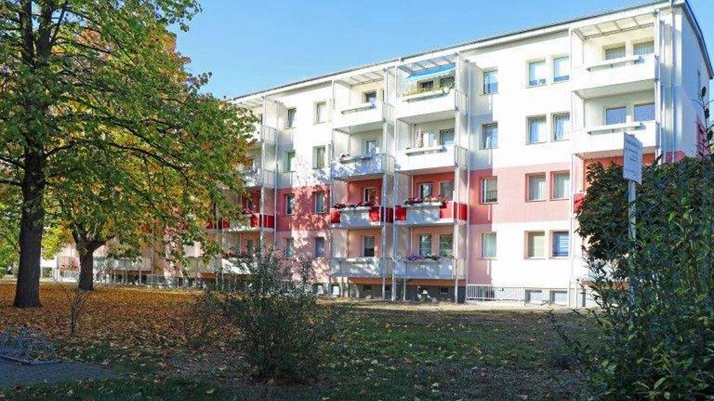 Studio zur Miete 250 € 1 Zimmer 33,3 m² 1. Geschoss frei ab 01.06.2026 Amalienstr. 5 Innenstadt Dessau-Roßlau 06844