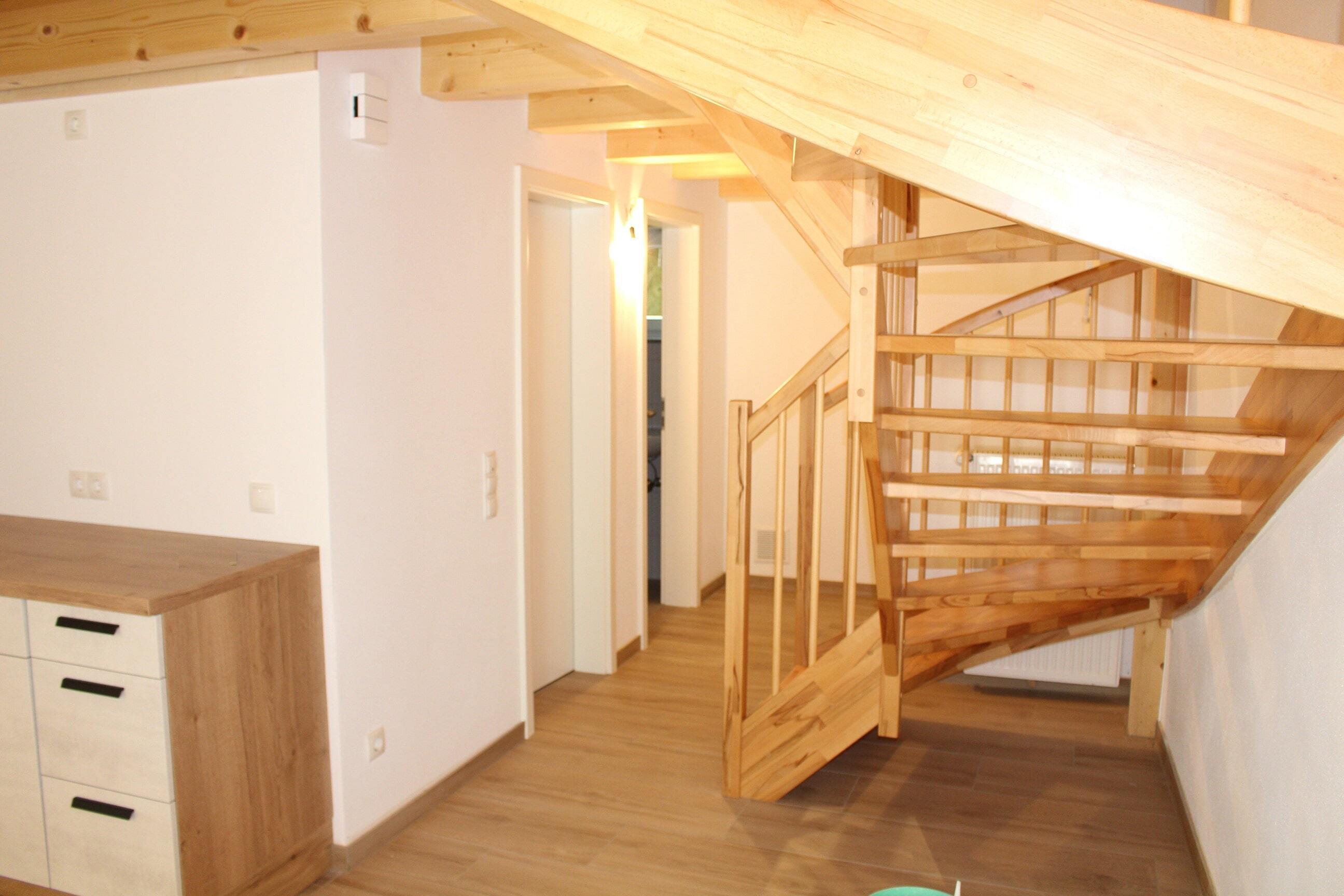 Reihenmittelhaus zur Miete 850 € 2,5 Zimmer 80 m²<br/>Wohnfläche 56 m²<br/>Grundstück 01.02.2025<br/>Verfügbarkeit Bogen Bogen 94327