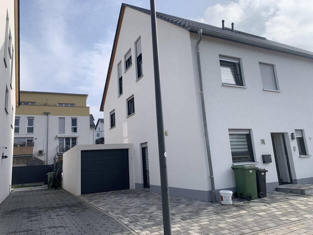 Doppelhaushälfte zum Kauf provisionsfrei 559.000 € 5 Zimmer 142 m² 220 m² Grundstück frei ab 01.02.2027 Gondelsheim 75053