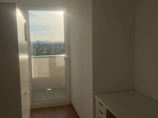 Wohnung zur Miete 480 € 6 Zimmer 23 m² 1. Geschoss frei ab 01.04.2026 Am Niddatal 7 Hausen Frankfurt am Main 60488