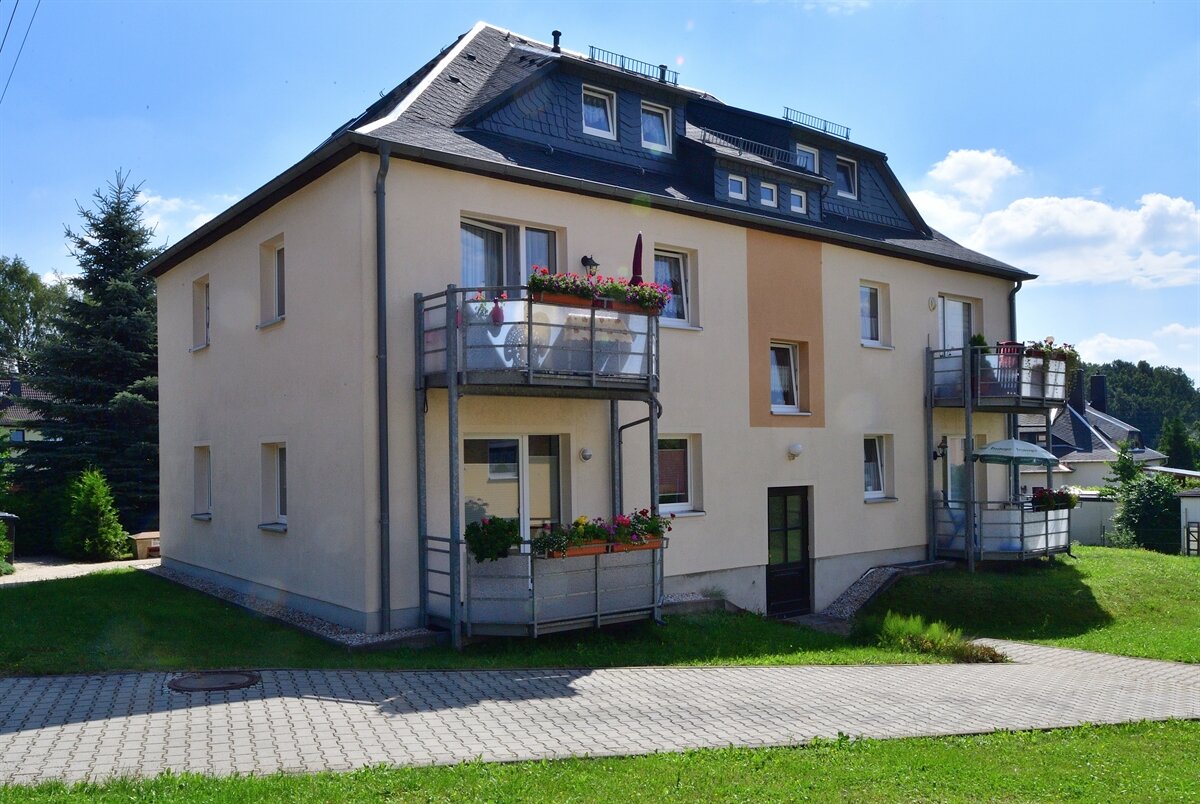 Wohnung zur Miete 268 € 2 Zimmer 44 m²<br/>Wohnfläche 1.<br/>Geschoss 01.01.2025<br/>Verfügbarkeit Äußere Stollberger Str. 76 Oelsnitz Oelsnitz 09376