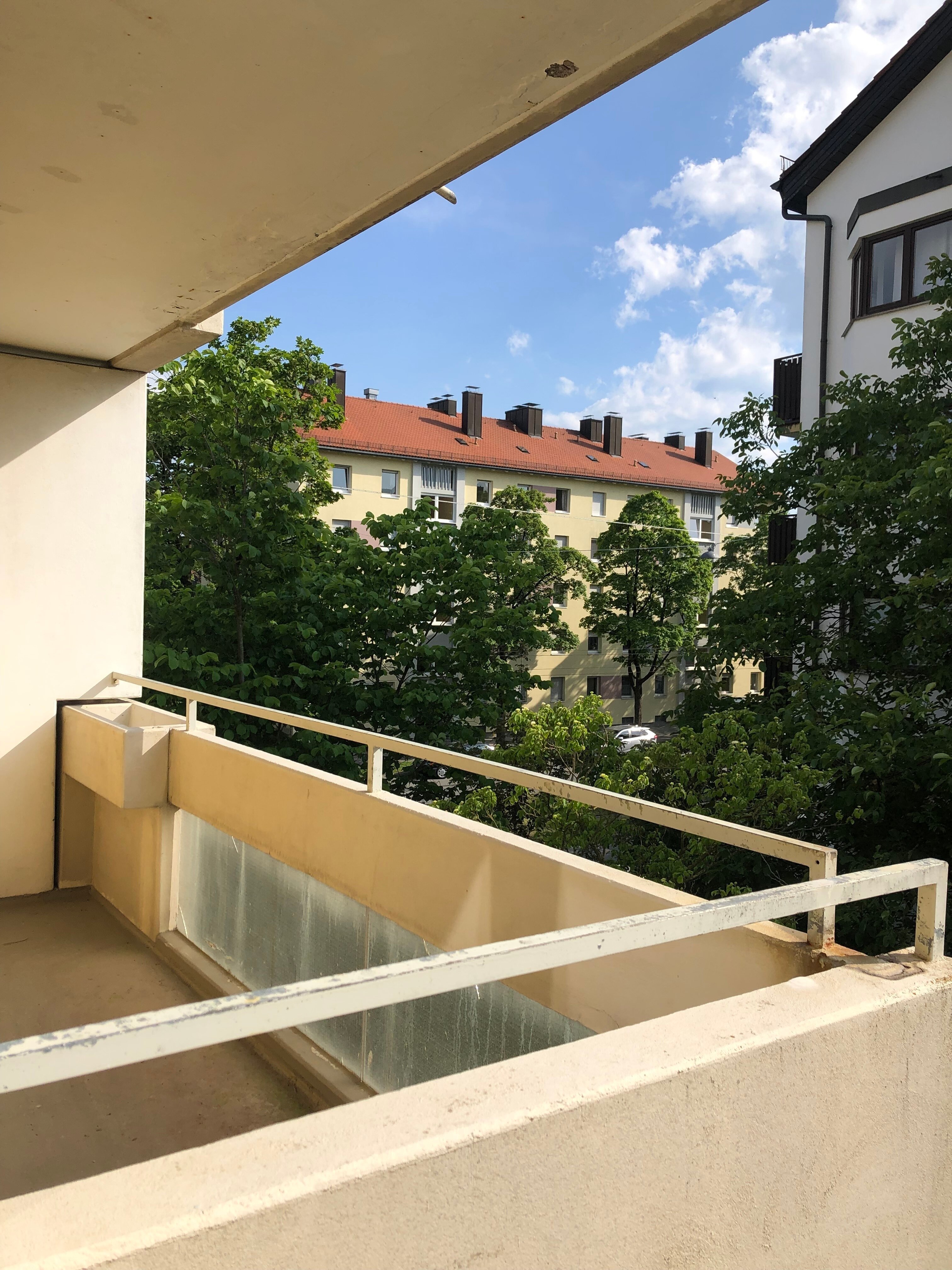 Wohnung zum Kauf 340.000 € 1 Zimmer 42 m²<br/>Wohnfläche 2.<br/>Geschoss ab sofort<br/>Verfügbarkeit Land in Sonne München 80686