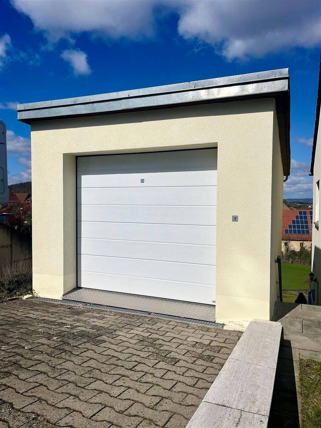 Immobilie in Rentweinsdorf - Eigennutzer aufgepasst, freier Blick auf Rentweinsdorf - EFH mit Potential für eure Familie - Bild 2