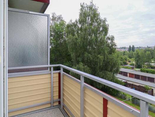 Wohnung zur Miete 300 € 2 Zimmer 48 m² 2. Geschoss frei ab sofort Am Karbel 57 Altendorf Altendorf 09116