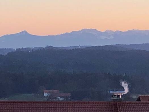 Doppelhaushälfte zur Miete 1.450 € 6 Zimmer 120 m² 600 m² Grundstück frei ab 01.02.2026 Wasserburger Str. 33 Schnaitsee 83530