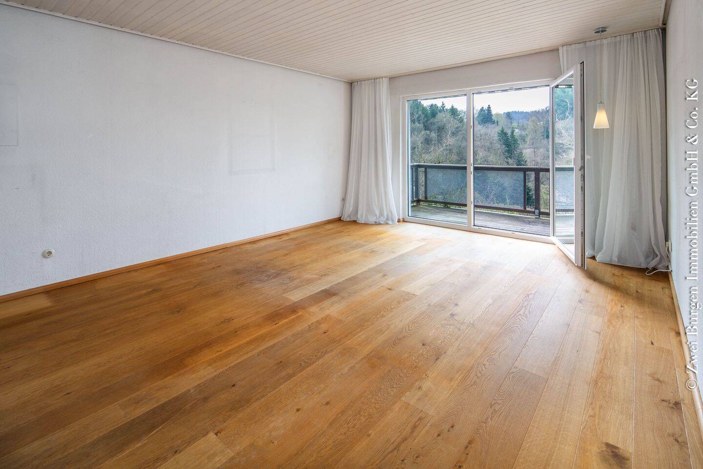 Immobilie in Weinheim - Naturnah wohnen mit kurzen Schulwegen -  6-Zimmer-Einfamilienhaus mit ELW, Weinheim-Steinklingen - Bild 3