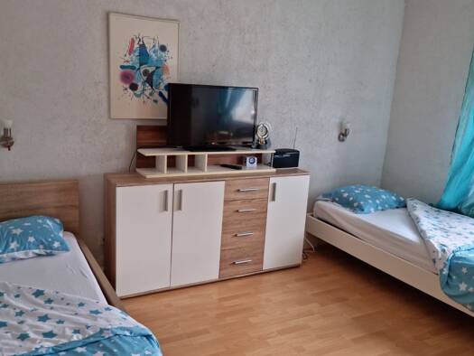 WG-Zimmer zur Miete Wohnen auf Zeit 590 € 20 m² frei ab 01.12.2025 Vaihinger Strasse 0 Möhringen Stuttgart-Möhringen 70567