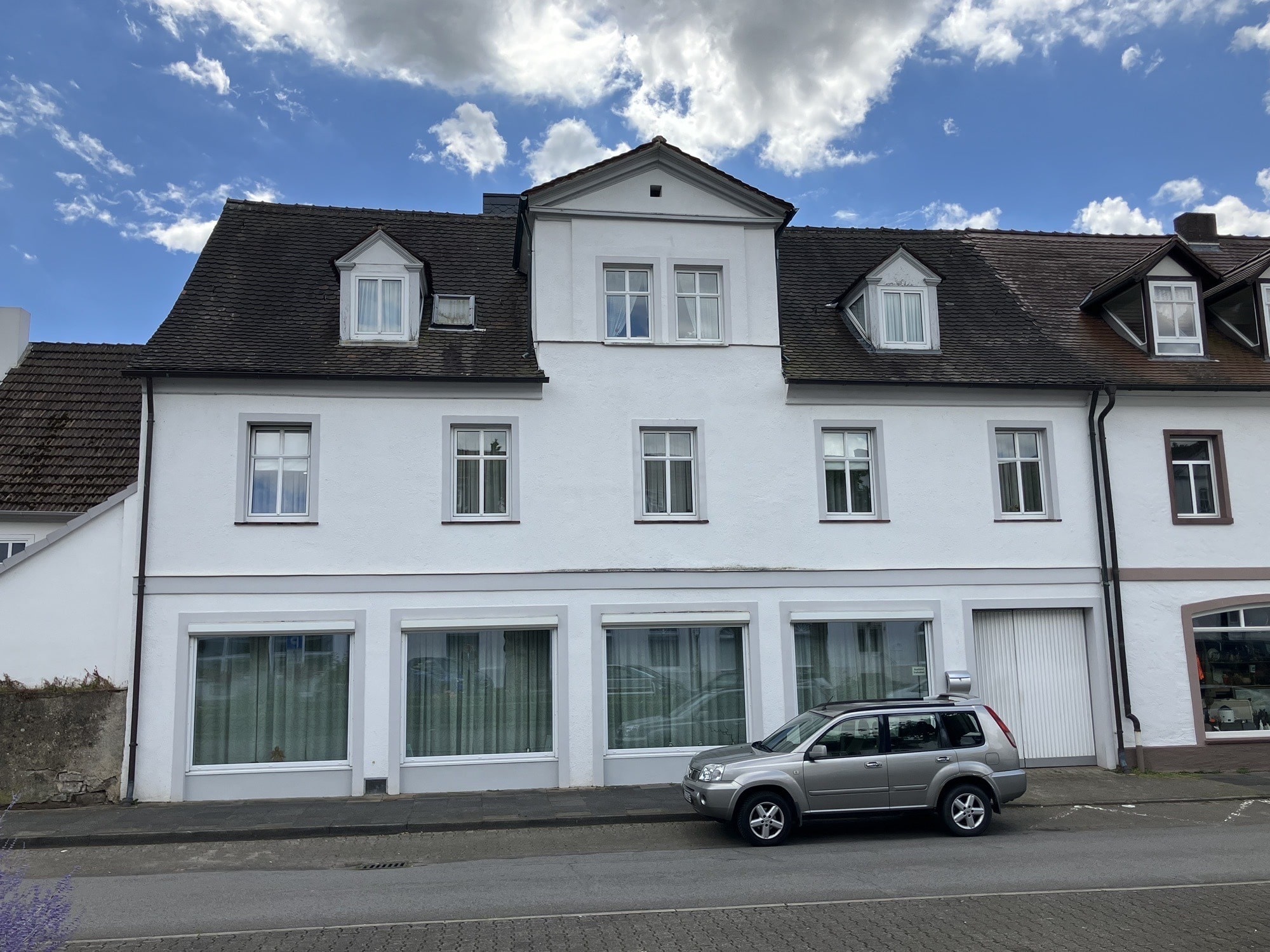 Einfamilienhaus zum Kauf 158.000 € 10 Zimmer 317,6 m²<br/>Wohnfläche 249 m²<br/>Grundstück Bad Karlshafen Bad Karlshafen 34385