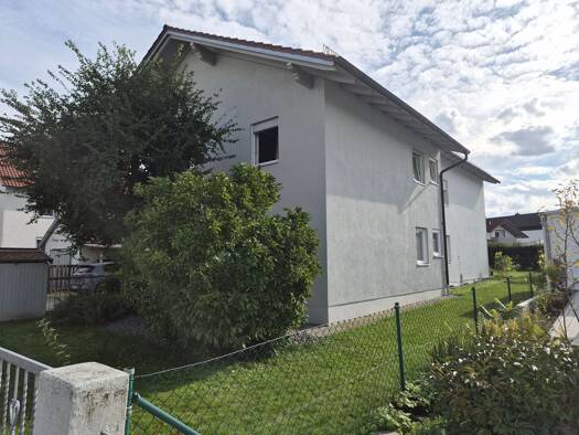 Wohnung zur Miete 1.050 € 4 Zimmer 120 m² Geschoss 1/2 frei ab 01.10.2026 Straßkirchen Straßkirchen 94342