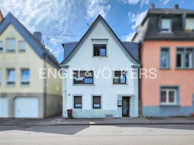 Mehrfamilienhaus zum Kauf als Kapitalanlage geeignet 395.000 € 8 Zimmer 245 m² 143 m² Grundstück Neuendorf 4 Koblenz 56070