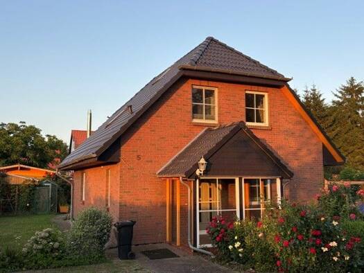 Einfamilienhaus zum Kauf provisionsfrei 325.000 € 4 Zimmer 113 m² 1.000 m² Grundstück frei ab sofort Dorfstraße 5 Groß Karrendorf Mesekenhagen 17498