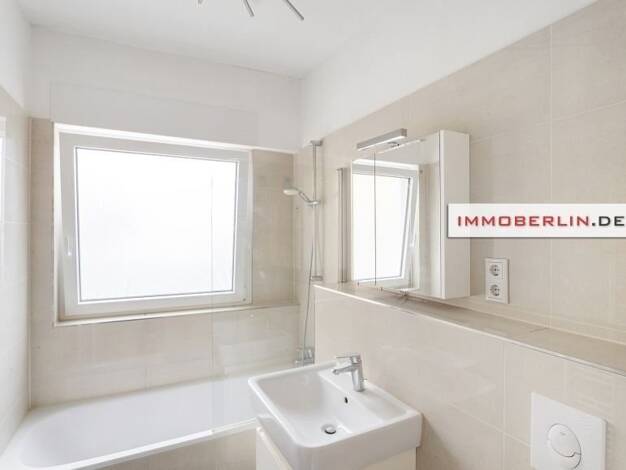 Wohnung zum Kauf 289.000 € 2 Zimmer 70 m² Berlin 13599