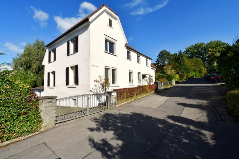 Mehrfamilienhaus zum Kauf 1.150.000 € 8,5 Zimmer 206,8 m²<br/>Wohnfläche 945 m²<br/>Grundstück ab sofort<br/>Verfügbarkeit Koenigsbau Konstanz 78464