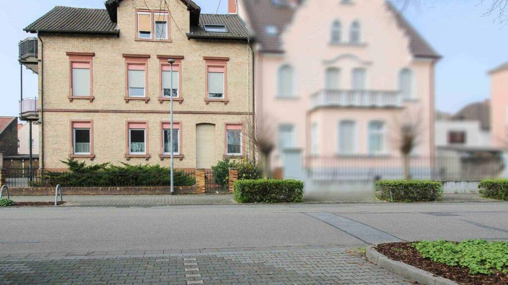 Mehrfamilienhaus zum Kauf als Kapitalanlage geeignet 749.000 € 11 Zimmer 290 m² 750 m² Grundstück Gernsheim 64579