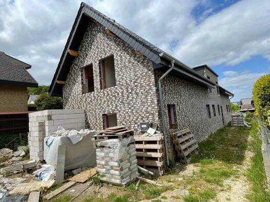 Mehrfamilienhaus zum Kauf provisionsfrei 220.000 € 10 Zimmer 256 m² 530 m² Grundstück Wüsten Bad Salzuflen 32108