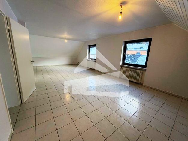 Wohnung zur Miete 832 € 3 Zimmer 93,5 m² 3 Geschosse frei ab sofort Kenn 54344