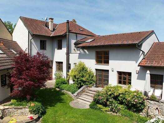 Haus zum Kauf 1.380.000 € 6 Zimmer 268 m² 2.088 m² Grundstück Stockerau 2000