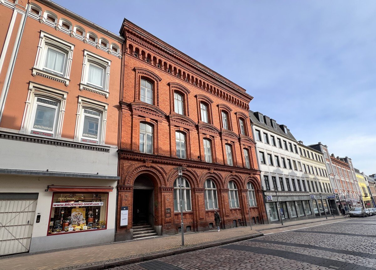 Wohn- und Geschäftshaus zum Kauf provisionsfrei als Kapitalanlage geeignet 1.100.000 € 897 m²<br/>Fläche 321 m²<br/>Grundstück Altstadt - St.-Marien Flensburg 24937