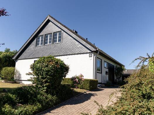 Einfamilienhaus zum Kauf 420.000 € 4 Zimmer 135,7 m² 622 m² Grundstück Eutin 23701