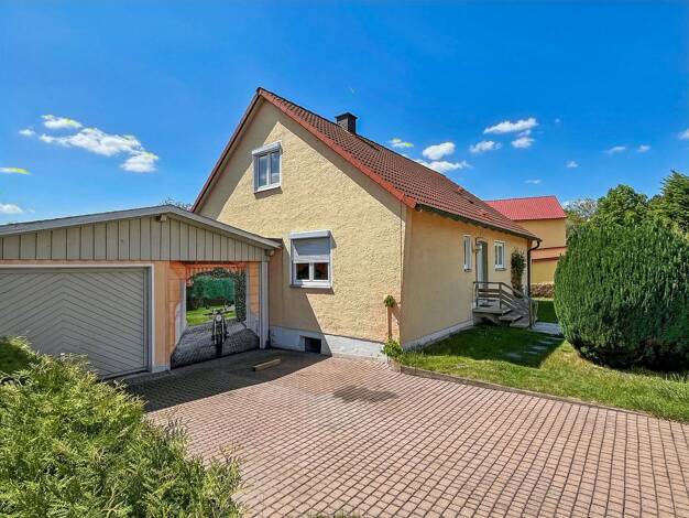 Einfamilienhaus zum Kauf 329.000 € 5 Zimmer 144 m² 827 m² Grundstück frei ab 01.10.2025 Burglengenfeld Burglengenfeld 93133