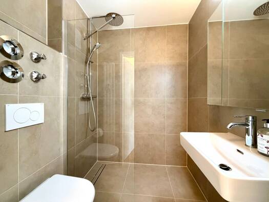 Studio zum Kauf provisionsfrei 275.000 € 1 Zimmer 26 m² 3. Geschoss Thalk.Obersendl.-Forsten-Fürstenr.-Solln München 81477