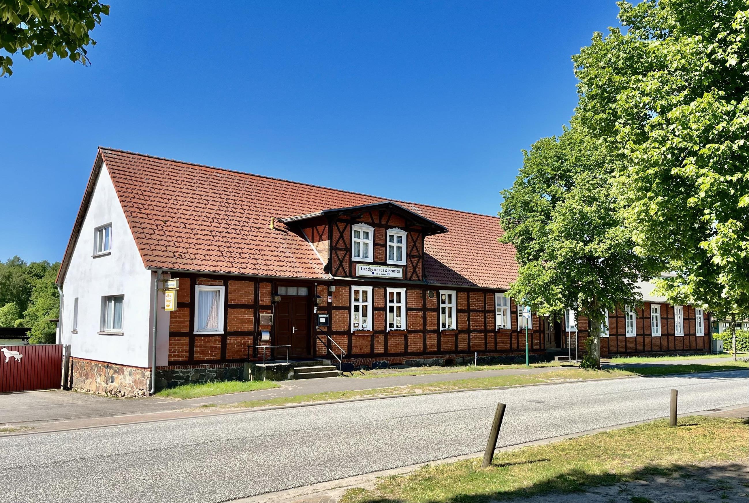 Mehrfamilienhaus zum Kauf provisionsfrei 490.000 € 20 Zimmer 350 m²<br/>Wohnfläche 11.680 m²<br/>Grundstück Groß Pankow Groß Pankow 16928