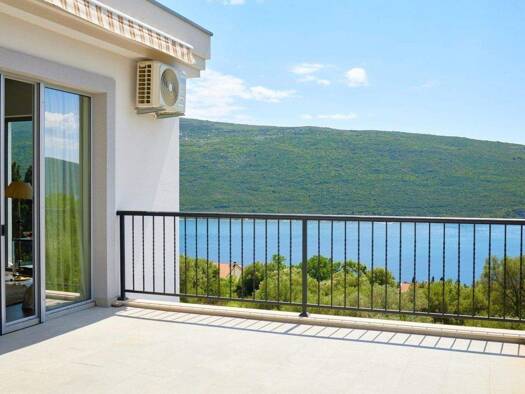 Villa zum Kauf 1.549.600 € 338 m² Kumbor