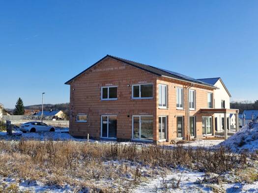 Doppelhaushälfte zur Miete 1.900 € 5 Zimmer 118 m² 289 m² Grundstück frei ab 01.04.2026 Hirschaid 96114