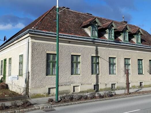 Mehrfamilienhaus zum Kauf 322.500 € 270 m² 1.113 m² Grundstück frei ab sofort Wiener Neustädterstraße Bad Erlach 2822