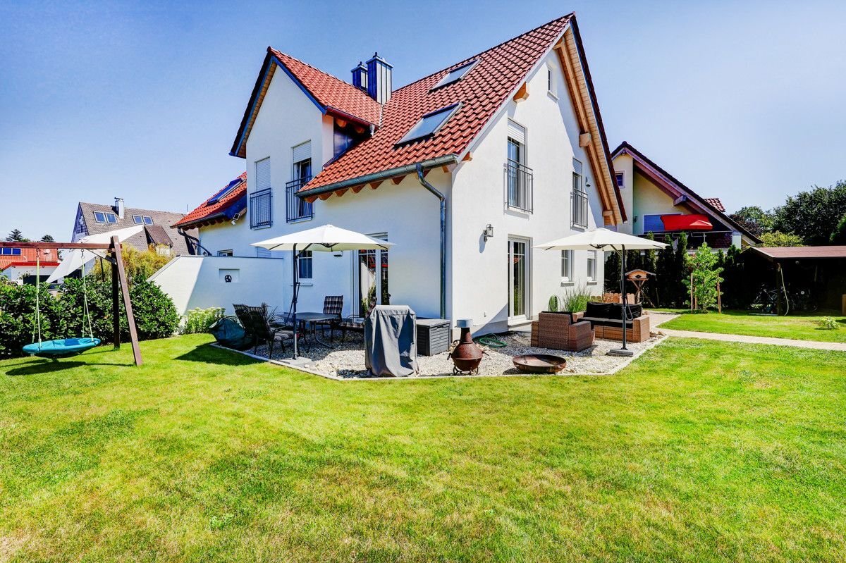 Doppelhaushälfte zum Kauf 875.000 € 5 Zimmer 134,3 m²<br/>Wohnfläche 444 m²<br/>Grundstück Jesenwang Jesenwang 82287