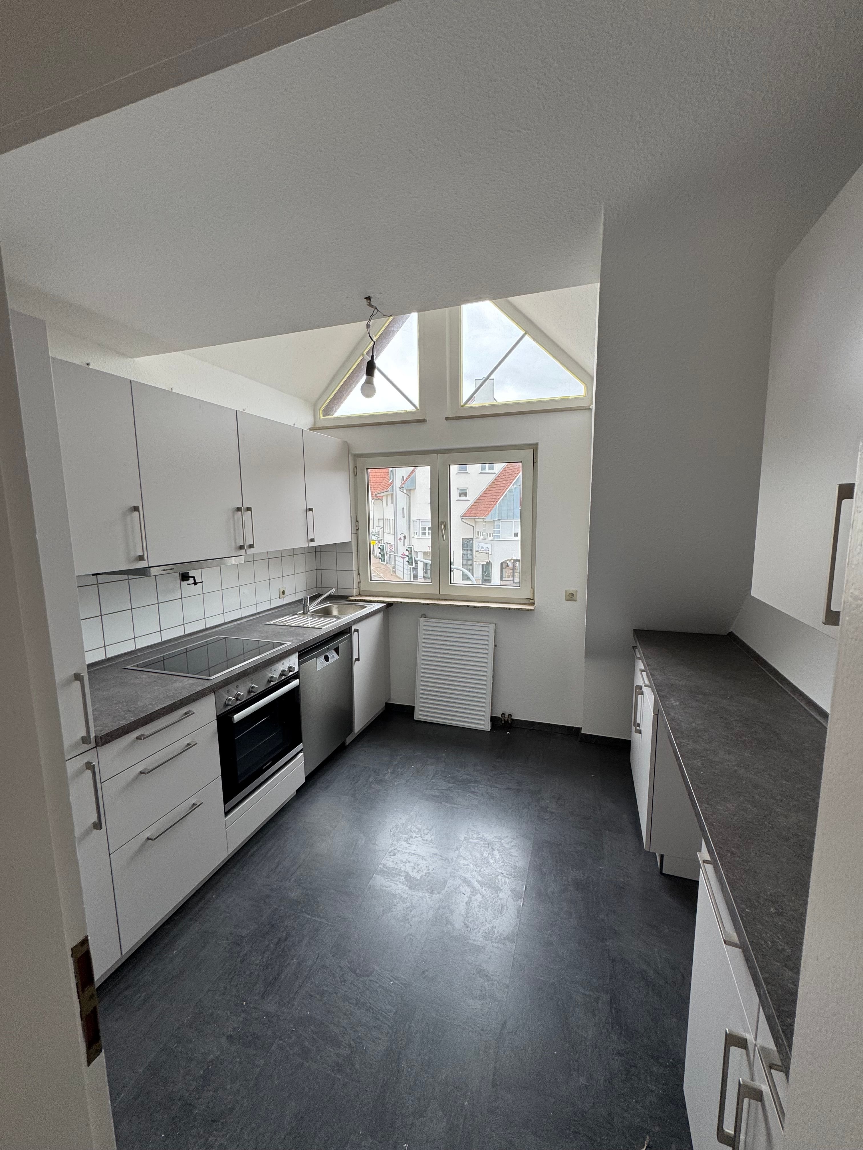 Wohnung zur Miete 850 € 3,5 Zimmer 88 m²<br/>Wohnfläche 2.<br/>Geschoss ab sofort<br/>Verfügbarkeit Sulgen Schramberg 78713