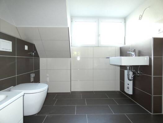 Wohnung zur Miete 707 € 2 Zimmer 77,6 m² 3. Geschoss Raumerstr. 66 Frohnhausen Stadtbezirk III 45144