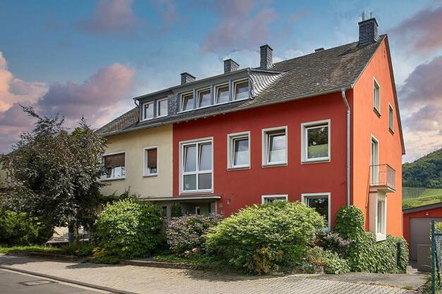 Doppelhaushälfte zum Kauf provisionsfrei 550.000 € 8 Zimmer 200 m² 698 m² Grundstück Jugendheimstraße 17 Kues Bernkastel-Kues 54470