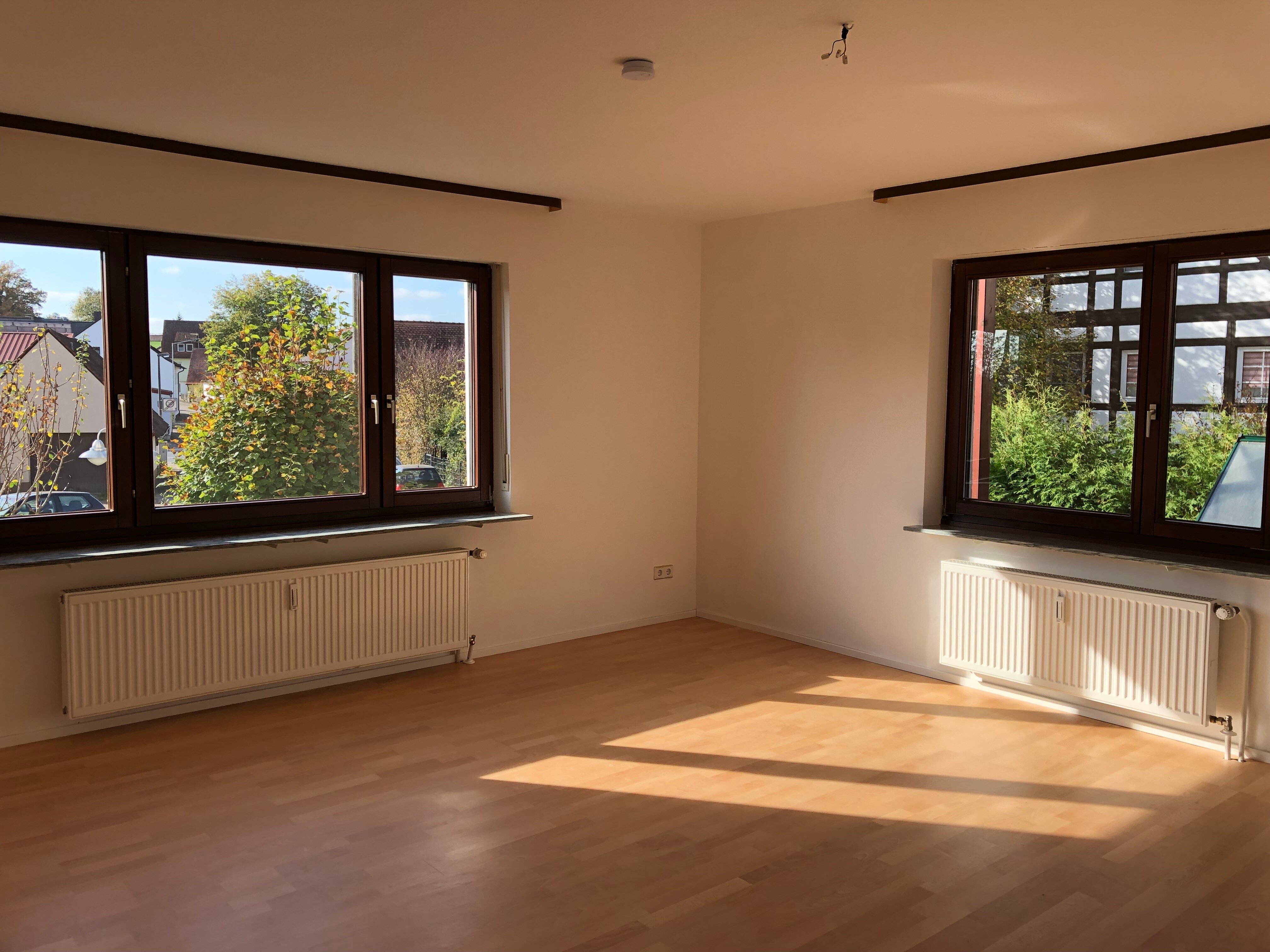 Terrassenwohnung zur Miete 990 € 4 Zimmer 99 m²<br/>Wohnfläche EG<br/>Geschoss ab sofort<br/>Verfügbarkeit Banderbach Zirndorf 90513