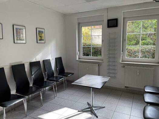 Praxisfläche zur Miete 813 € 7 Zimmer Naumburg Naumburg (Saale) 06618